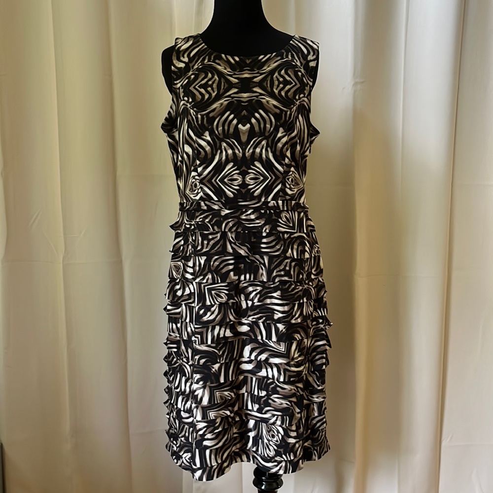 Like New! Taylor Sleeveless Dress - Picture 1 of 14